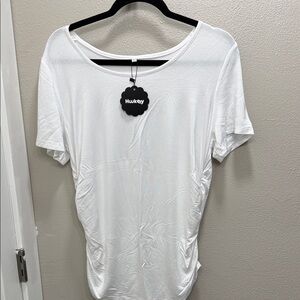 Huk Women's Classic White Short Sleeve Tee